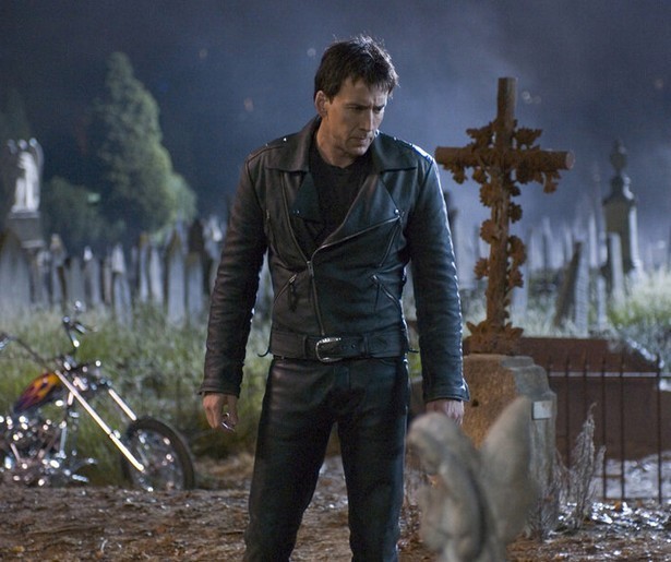 Nicolas Cage gaat op zijn motor de strijd aan met demonen in Ghost Rider