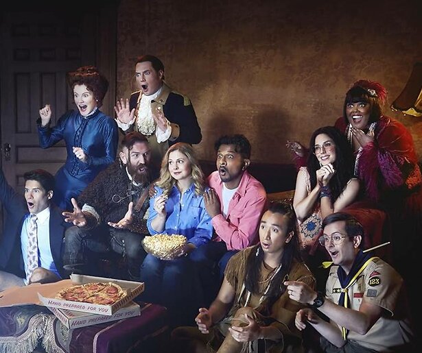 Het vijfde seizoen van Ghosts gaat van start op Comedy Central