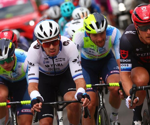 De negende etappe van de Giro d'Italia eindigt in het prachtige Napels