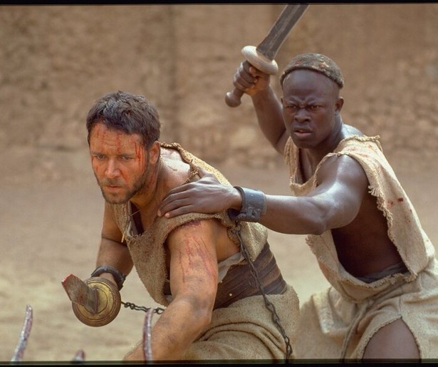 Russell Crowe knokt in de arena als de Gladiator