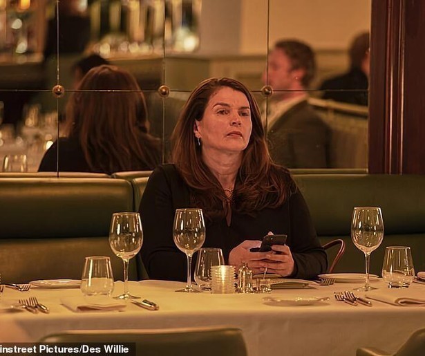 Een ongemakkelijk verjaardagsfeestje in Gold Digger