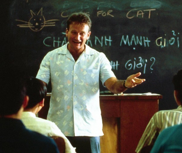Robin Williams maakt de legerleiding boos in Good Morning, Vietnam