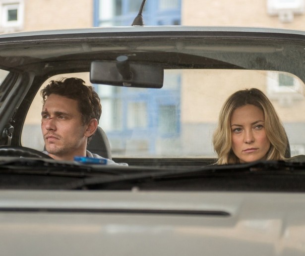 Geld achterhouden loopt niet goed af voor James Franco en Kate Hudson in Good People