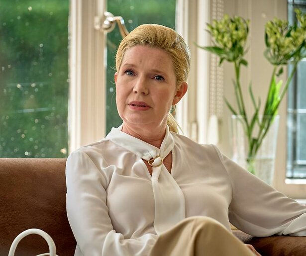 Tjitske Reidinga is niet helemaal eerlijk tegen haar vriendinnen in Gooische Vrouwen