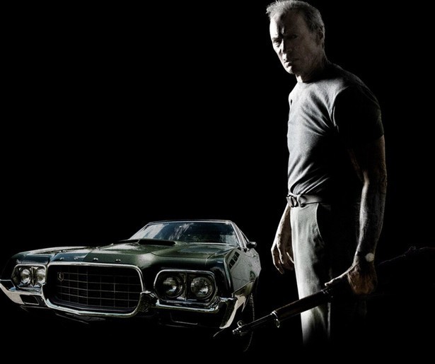 Clint Eastwood pakt de dief van zijn Gran Torino