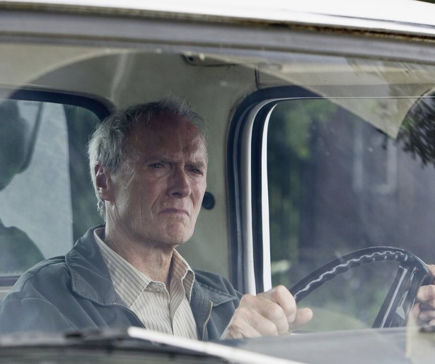 Clint Eastwood neemt een jeugdbende te grazen in Gran Torino