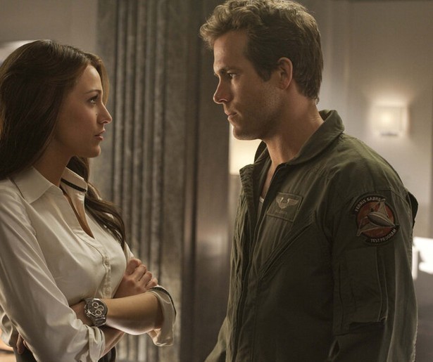 Ryan Reynold moet de aarde redden in Green Lantern