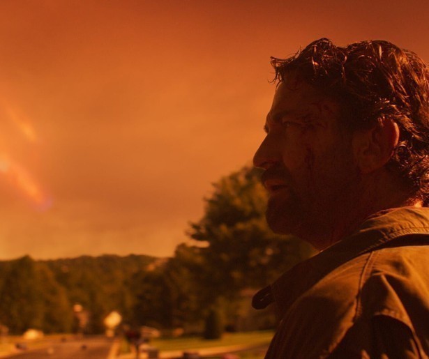 Gerard Butler moet en zal naar Groenland vluchten in Greenland