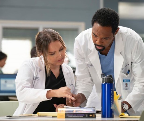Jason George keert terug als stagiair in Grey's Anatomy