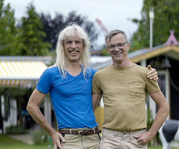 Dit programma vervangt Groeten vanaf de Camping op de vrijdagavond van NPO 1