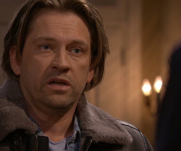 Pasgeboren tweeling Ferri Somogyi uit ziekenhuis