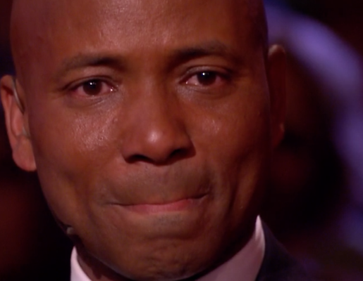 Videosnack: Humberto in tranen door eerbetoon Waylon