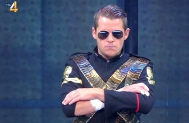 Videosnack: Kees Tol helemaal niet bad als Michael Jackson