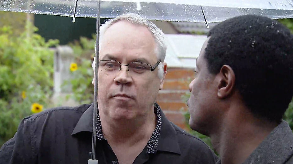 Videosnack: Help Man Man is Klusser begint weer maar Arnold heeft geen zin Videosnack: Help Man Man is Klusser begint weer maar Arnold heeft geen zin