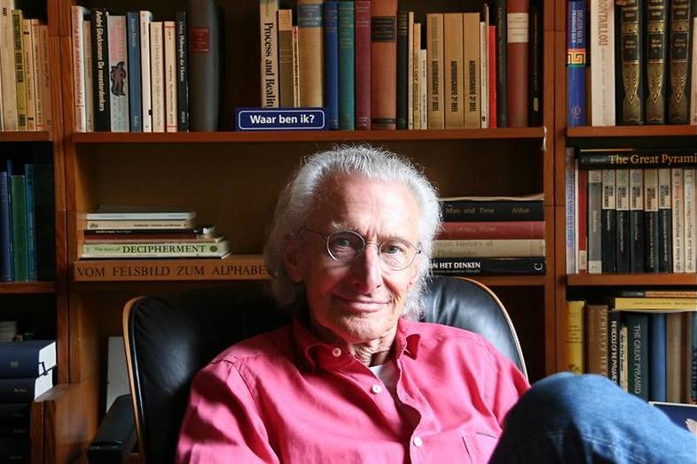 Harry Mulisch in Het Uur van de Wolf