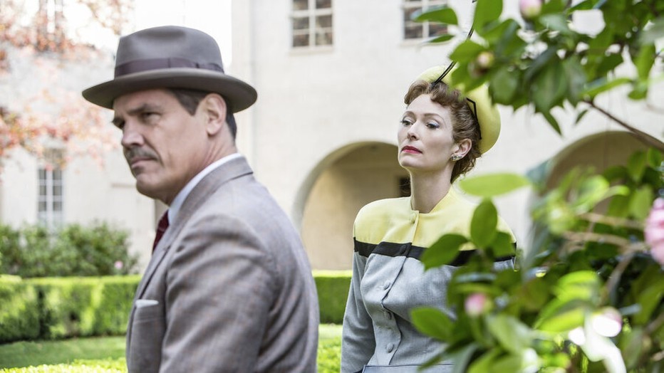 Josh Brolin en Tilda Swinton in Hail, Caesar! Josh Brolin en Tilda Swinton in Hail, Caesar!