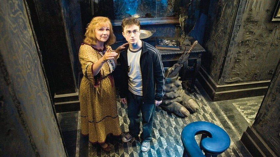 Julie Walters en Daniel Radcliffe in Harry Potter and the Order of the Phoenix Julie Walters en Daniel Radcliffe in Harry Potter and the Order of the Phoenix