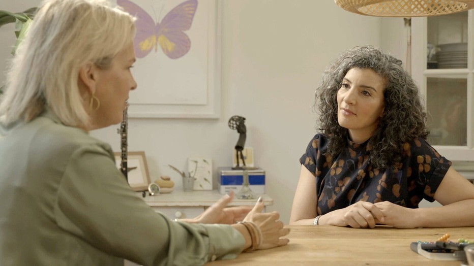 Nadia Zerouali voor Help! Wie Wil het Land Vertegenwoordigen?