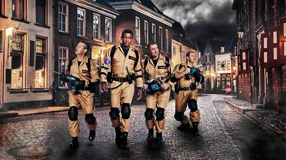 John Williams en team Help, Mijn Man Is Klusser John Williams en team Help, Mijn Man Is Klusser