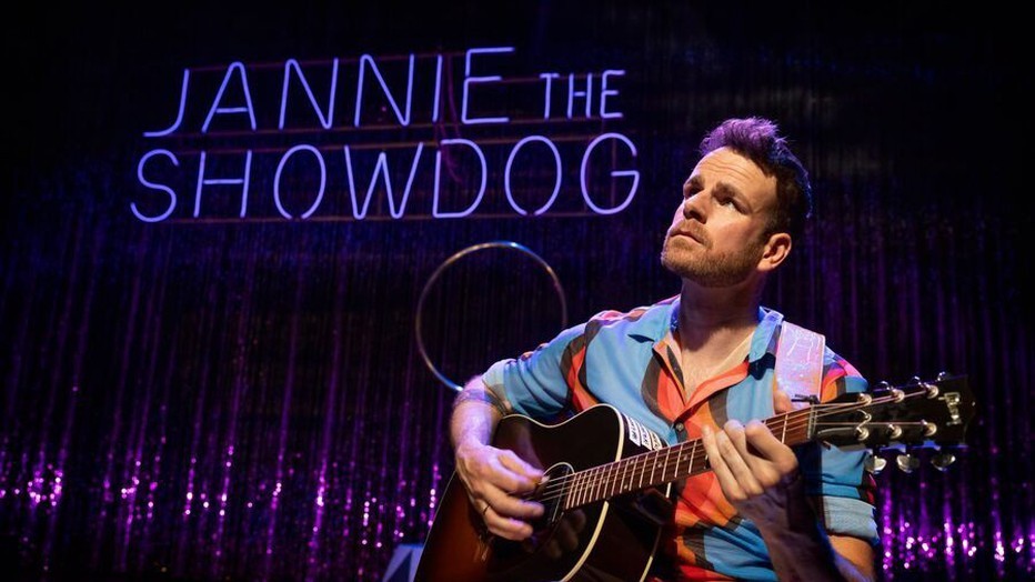 Henry van Loon in Jannie the Showdog Henry van Loon in Jannie the Showdog