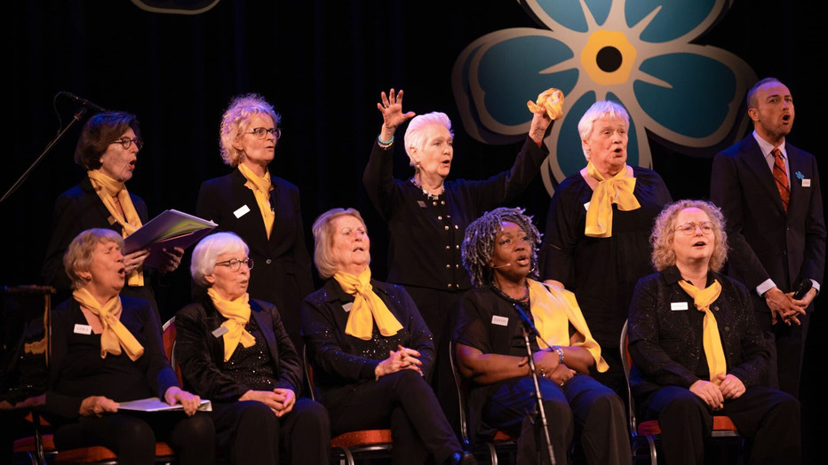 Het koor van Het Onvergetelijke Koor