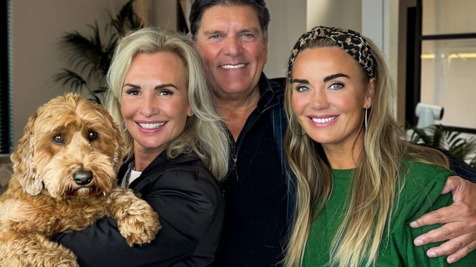 Leontine Ruiters, Frank Masmeijer en Monique Westenberg voor Het Waren 2 Fantastische Dagen Leontine Ruiters, Frank Masmeijer en Monique Westenberg voor Het Waren 2 Fantastische Dagen