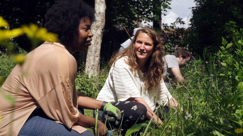 Mila en Iris uit Hoe Gaat Dat Bij Jullie Thuis?