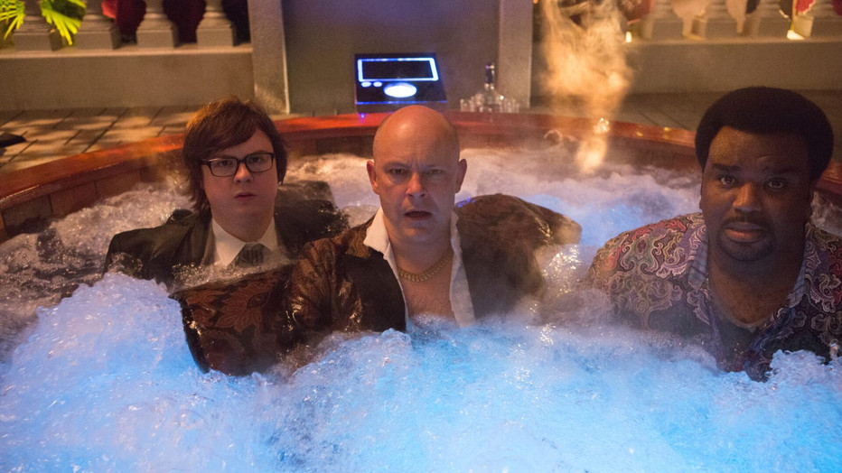 Clark Duke, Rob Corddry en Craig Robinson in Hot Tub Time Machine 2