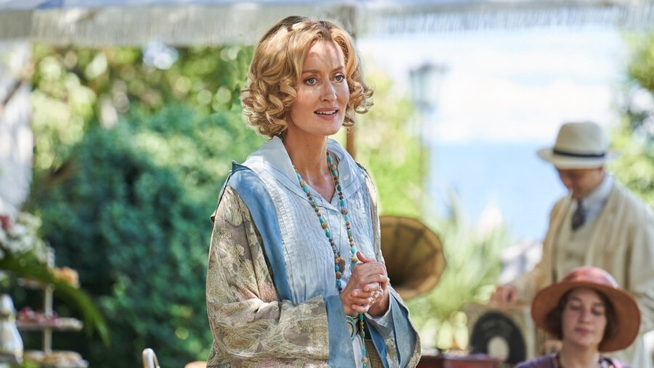 Natascha McElhone als Bella