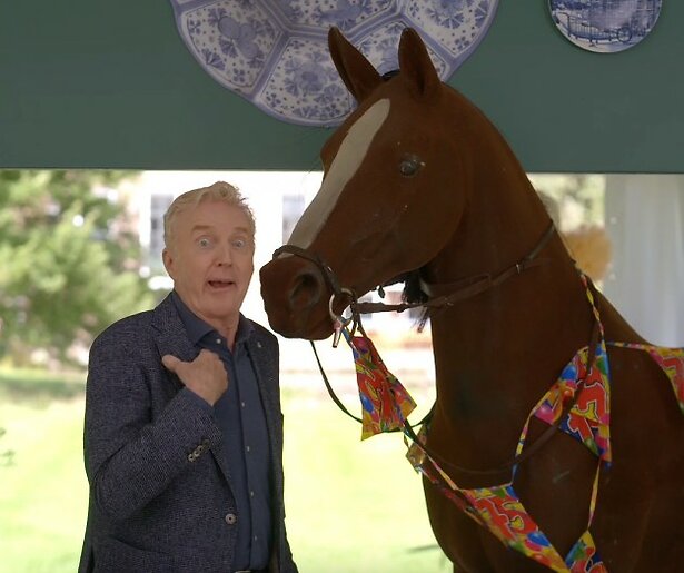 Heel Holland Bakt voor de jarige André van Duin