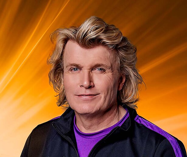 Hans Klok (56) gewond na ongeluk met zwaard tijdens show