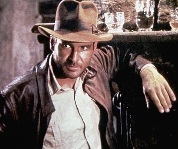 Harrison Ford stort neer met vliegtuigje