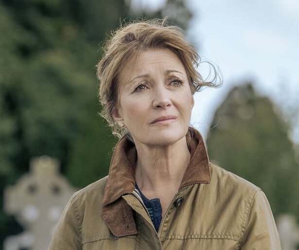 Ga lekker zitten voor de nieuwe luchtige misdaadserie Harry Wild bij BBC First