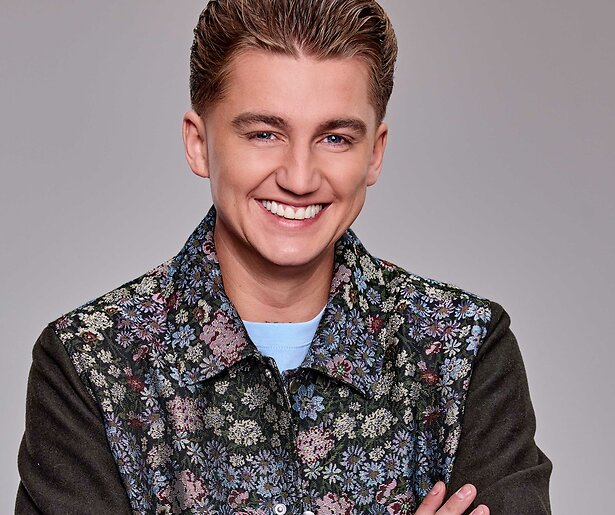 Mart Hoogkamer openhartig over en carrièredoorbraak en moeilijke jeugd: 'Heel eenzaam'