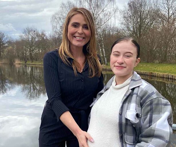 Heleen van Royen en Özcan Akyol in nieuw seizoen Vier Handen op Eén Buik