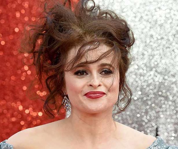 Dit is Helena Bonham Carter als prinses Margaret in The Crown