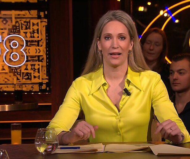 Hélène Hendriks vervangt Johnny de Mol in HLF8 en wordt meteen overladen met complimenten