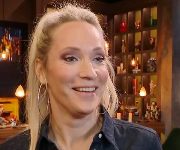 Hélène Hendriks: 'Dit mailde Johan Derksen mij over mijn outfit' 