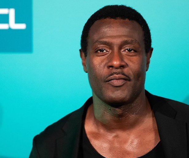 Kijkers Help, Mijn Man Is Klusser balen van belerende John Williams