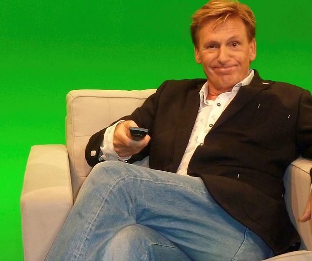 Henny Huisman prankt buurtbewoners in The Mix-Up