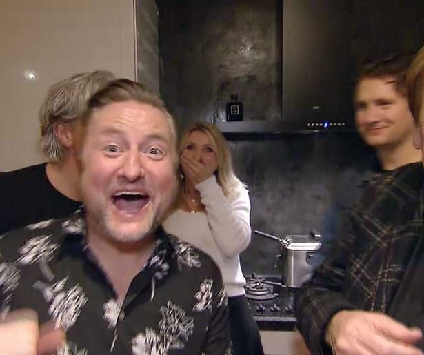 Videosnack: Henny Huisman zet zinnen op zus Dennis Weening