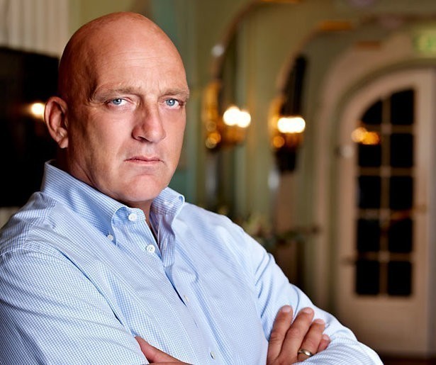 Herman den Blijker kookt in nieuw programma bij SBS6 voor werkenden in vitale sector