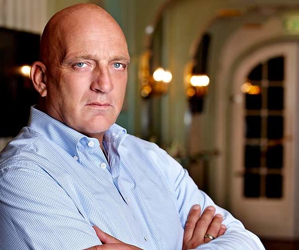 Herman den Blijker strijdt tegen collega-chefs
