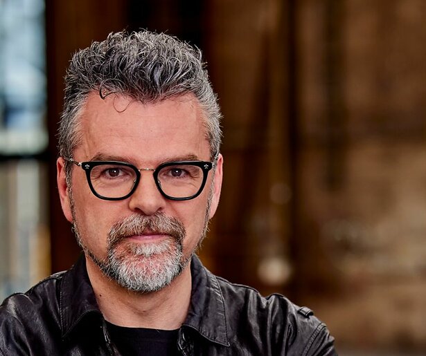 William Rutten stelt nieuw jurylid van Het Perfecte Plaatje op Reis voor