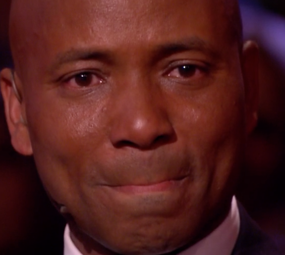 Videosnack: Humberto in tranen door eerbetoon Waylon