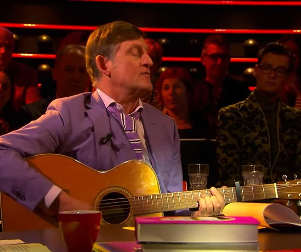 Huub van der Lubbe raakt Matthijs met Forever Young bij DWDD