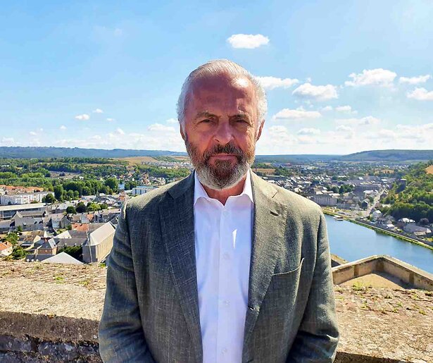 Huub Stapel krijgt nieuw tv-programma: Langs de IJssel 