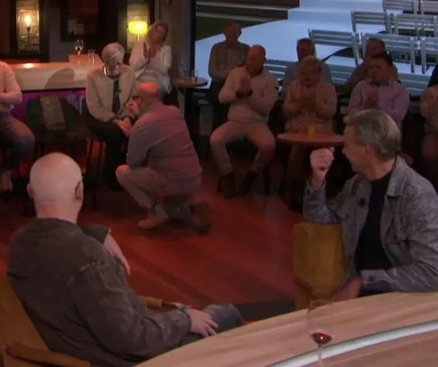 Verrassing in VI: 'Wil je met me trouwen?'