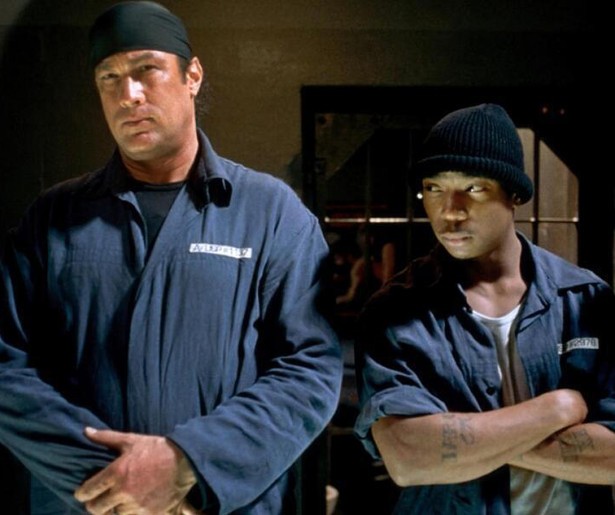 Steven Seagal ervaart het gevangenisleven aan den lijve in Half Past Dead