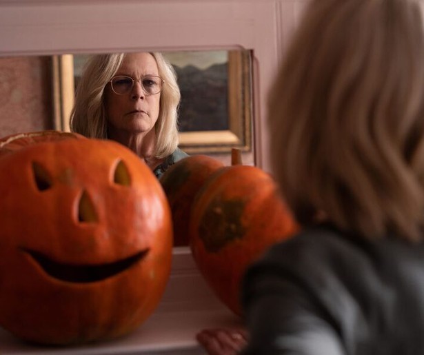 Jamie Lee Curtis gaat nog een keer de strijd aan met James Jude Courtney in Halloween Ends